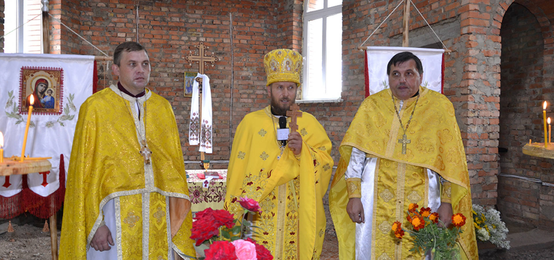 «За Україну, за її волю, за честь і славу, за народ» молилися в новозбудованому храмі Уланова