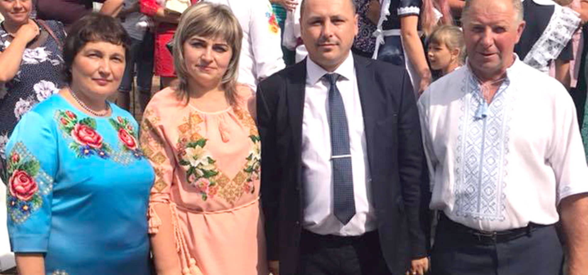 Щедрі дарунки Лозівській школі