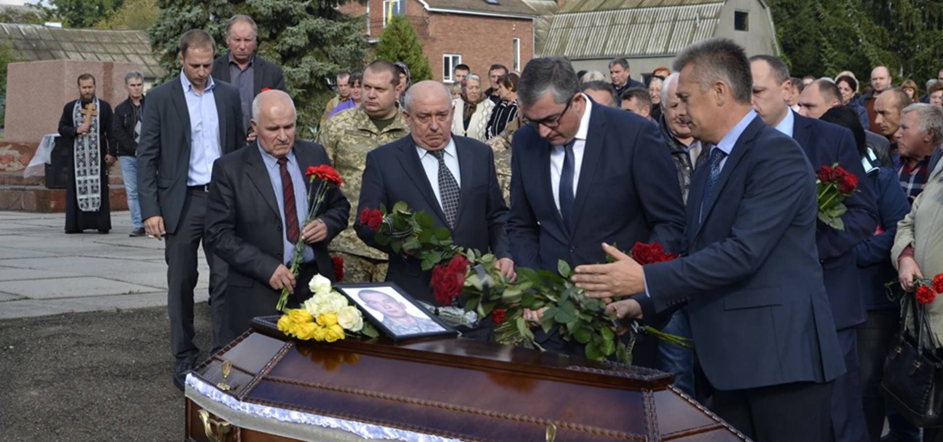Попрощатись із загиблим Героєм у Хмільнику приїхав Владислав Скальський