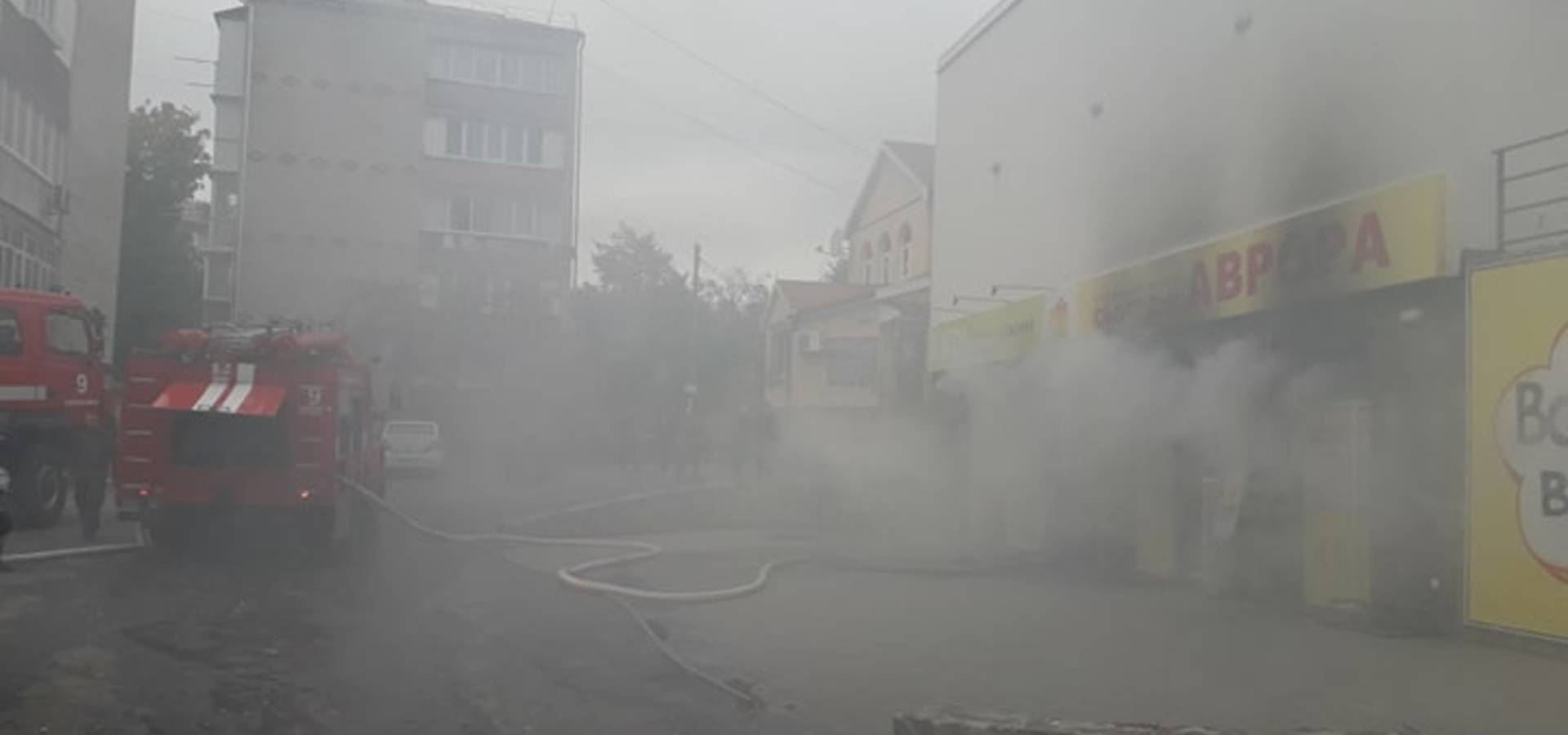 В центрі Хмільника горить "Аврора"
