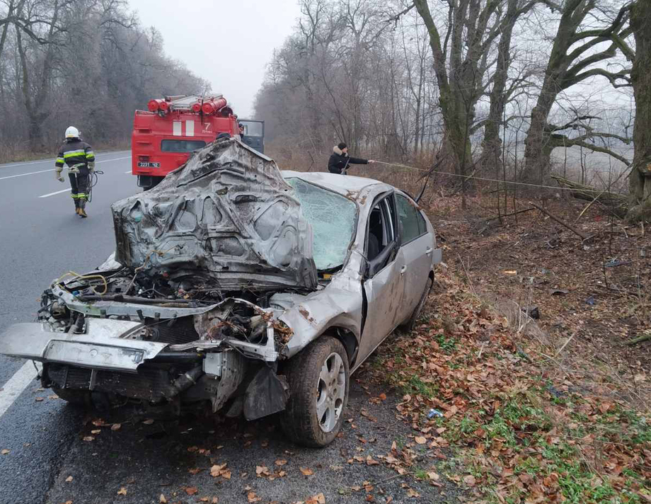  Біля Літина знову злетів у кювет і перекинувся автомобіль