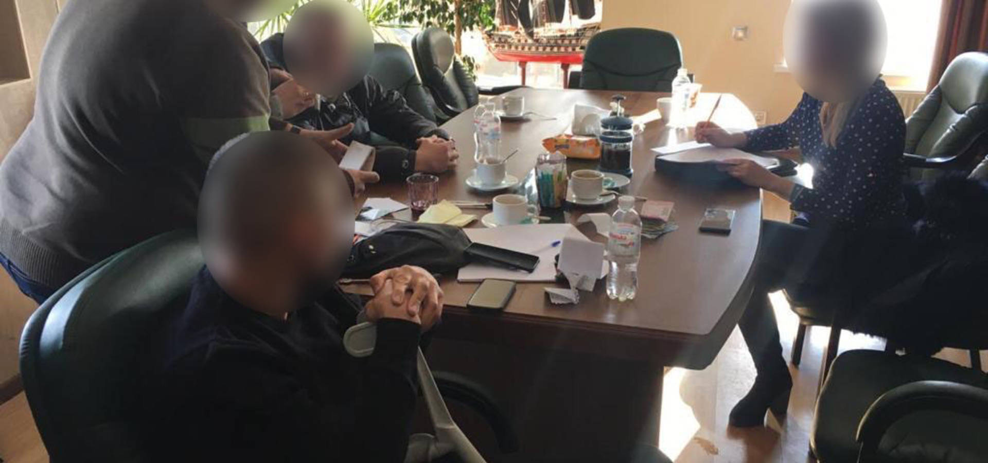 Хабар у сто тисяч доларів за оренду землі хотів отримати депутат та його пособники