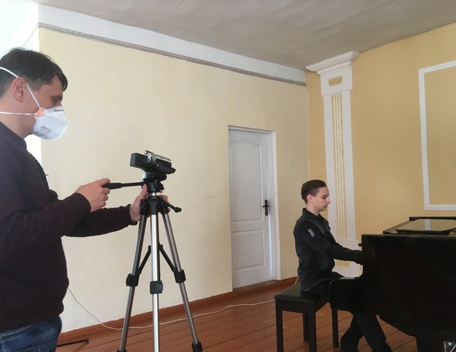 Концерт без глядачів відбувся в Хмільнику на Вінниччині 