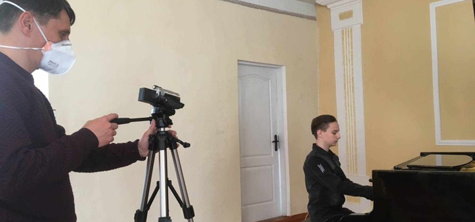 Концерт без глядачів відбувся в Хмільнику на Вінниччині