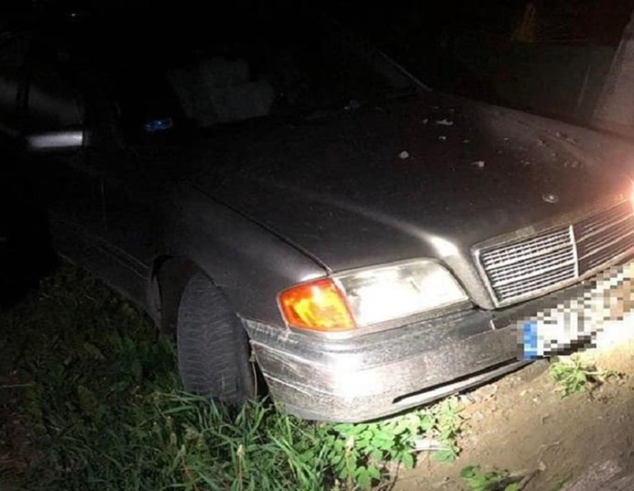 Водій під "кайфом" тікав від патрульних, а коли його наздогнали відбивався газовим балончиком