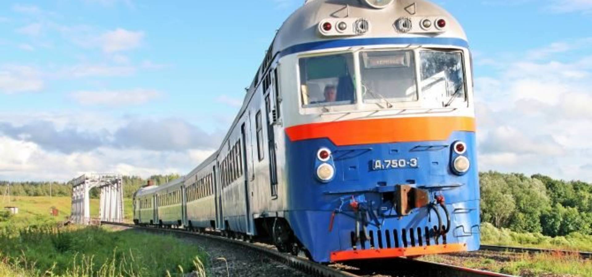 З першого червня відновлять рух пасажирських потягів