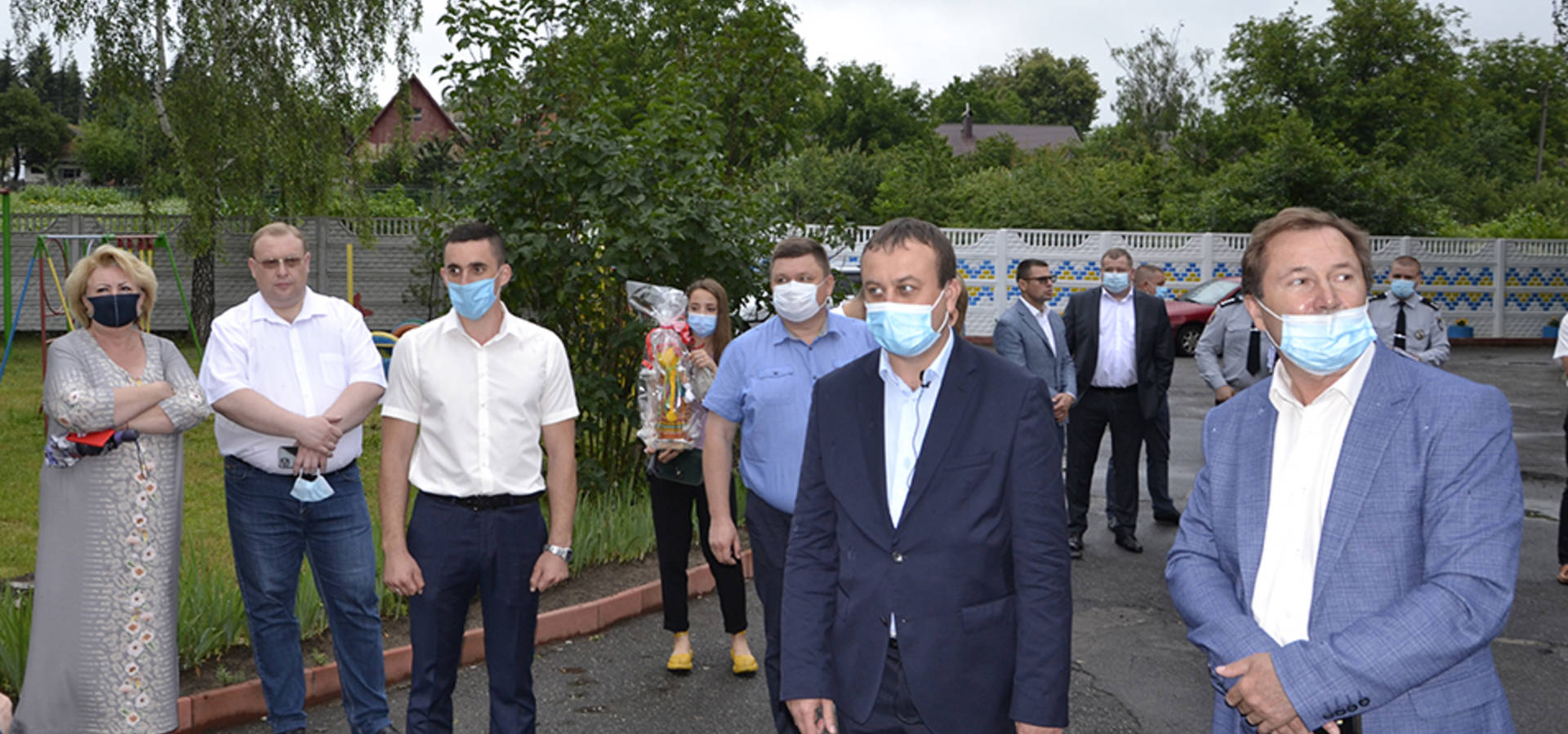 Про дороги і велике будівництво, про вирубку лісу і корупцію, про дельфінів і хабарників – говорили на зустрічі з губернатором