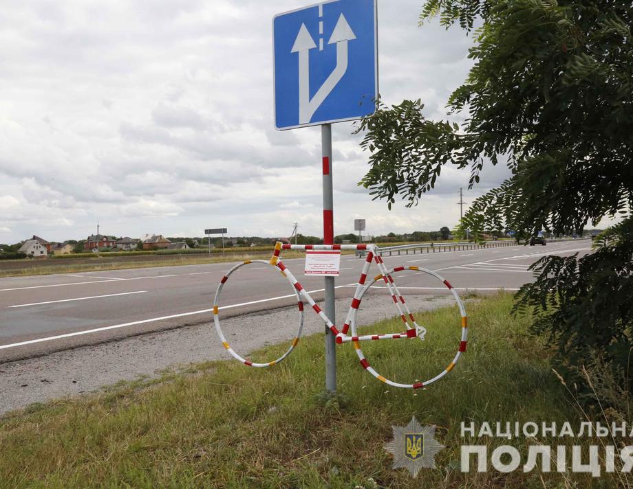 На Калинівській об’їздній встановили пам’ятний знак загиблим велосипедистам