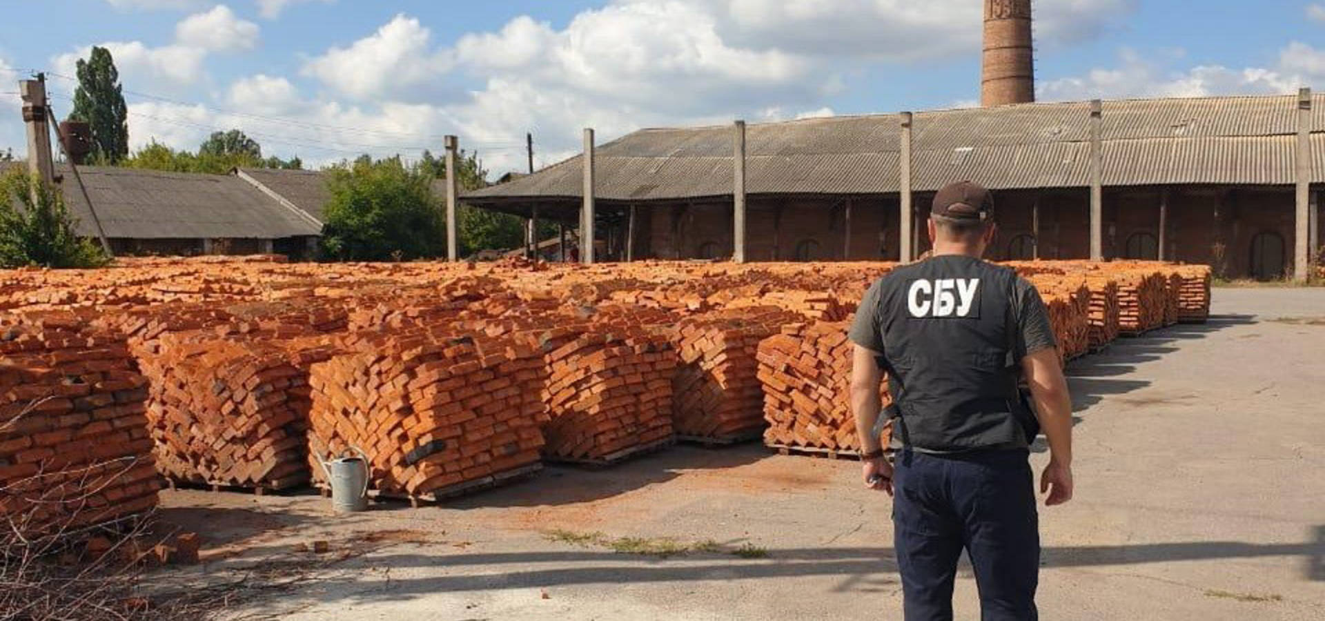 У Хмільнику СБУ припинила незаконний видобуток глини