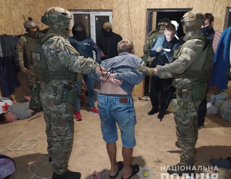 На Вінниччині затримали банду, яка підривала банкомати