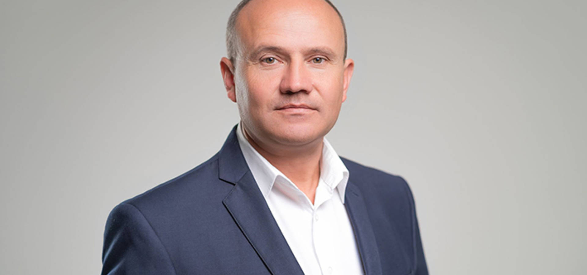 Влада на долоні людини, а не людина в кулаку у влади!
