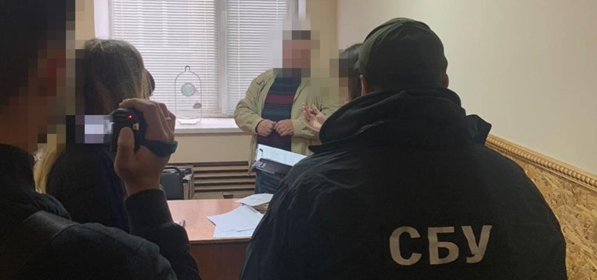 Керівників виправної колонії, які вимагали гроші з ув’язнених "накрила" СБУ