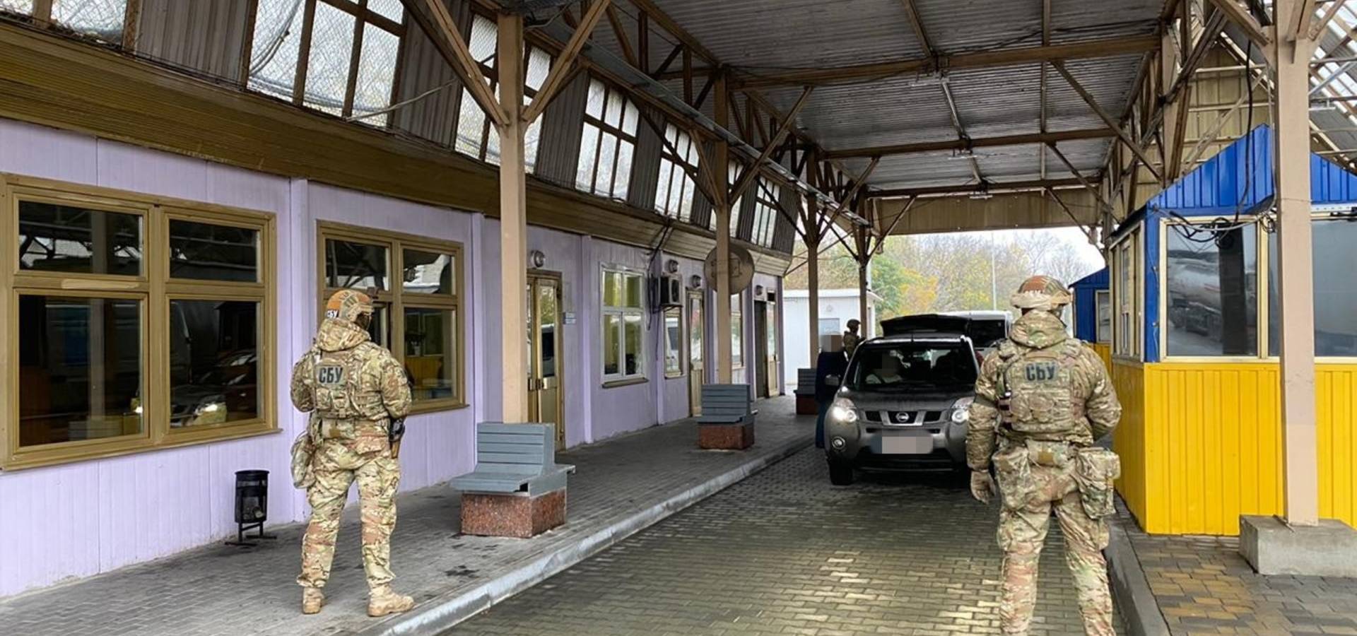 На Вінниччині СБУ затримано митника, який сприяв контрабанді бурштину