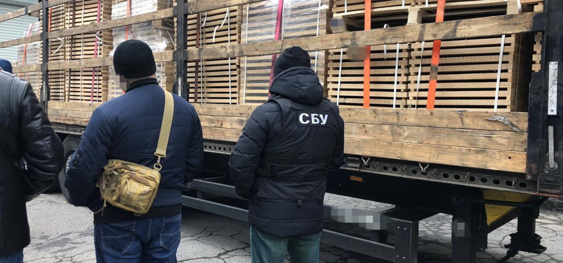 На Вінниччині СБУ викрила схему контрабандного вивезення деревини за кордон