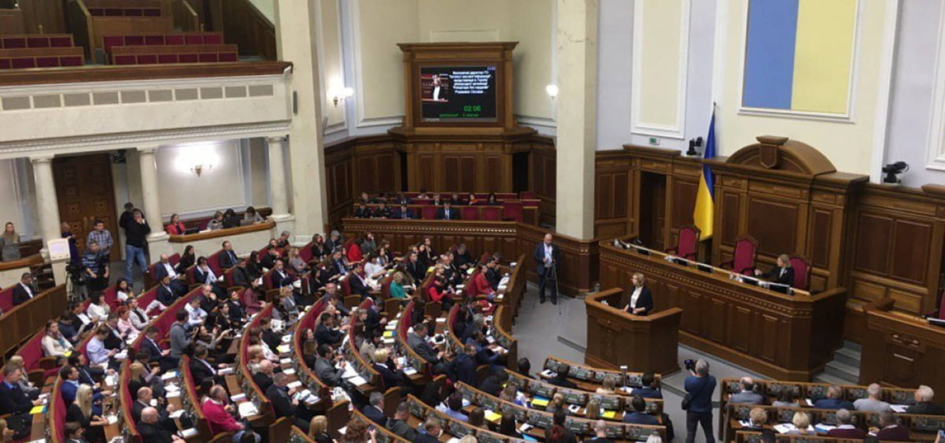 Віднині державні службовці можуть працювати до 70 років