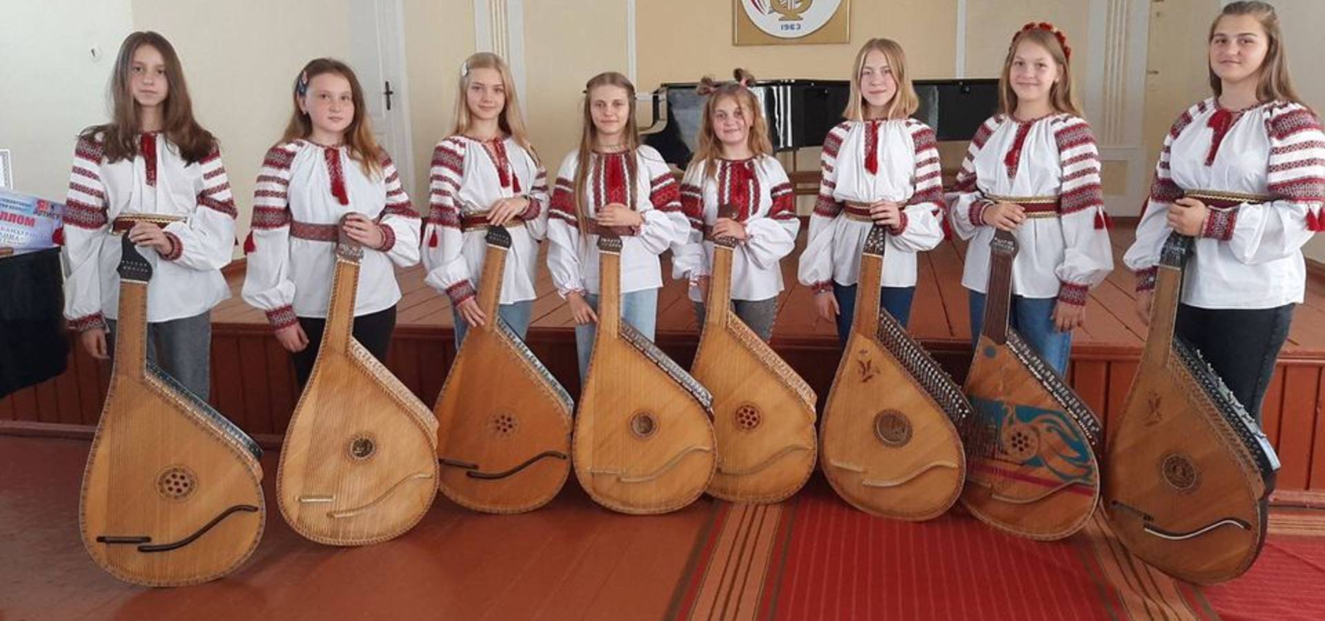 Талановиті бандуристки Хмільниччини
