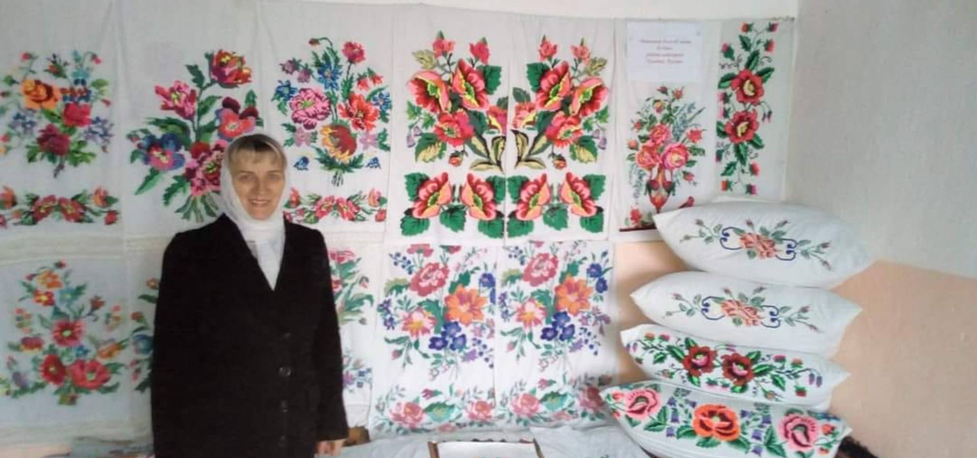 Майстрині вишивки Хмільниччини