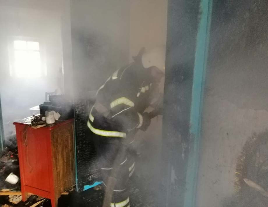 В Хмільнику горів будинок