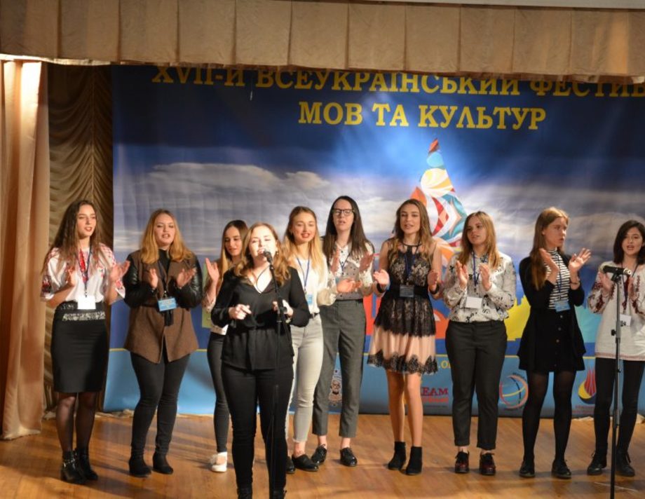 Візьміть участь в пісенному конкурсі "Кольори голосів"