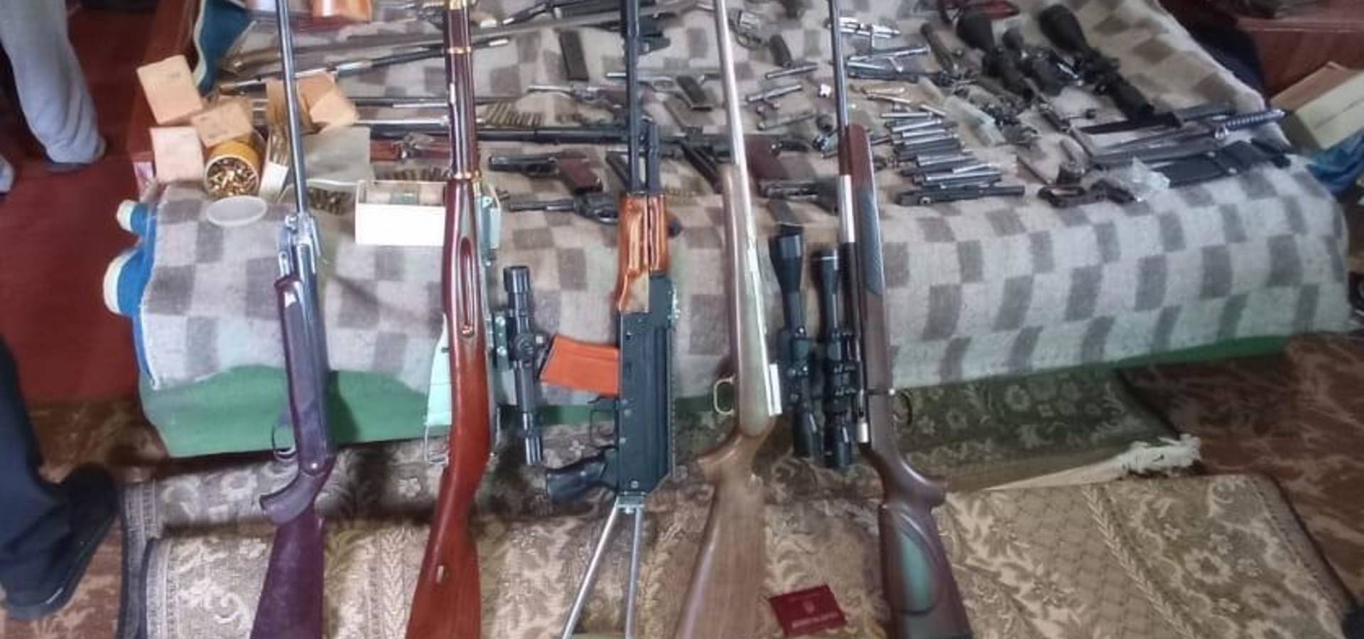 У Вінниці поліцейські перекрили нелегальний канал постачання зброї