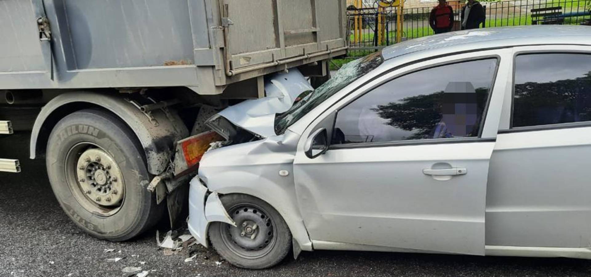 Жахлива аварія у Літині. Водій загинув, пасажирка у реанімації