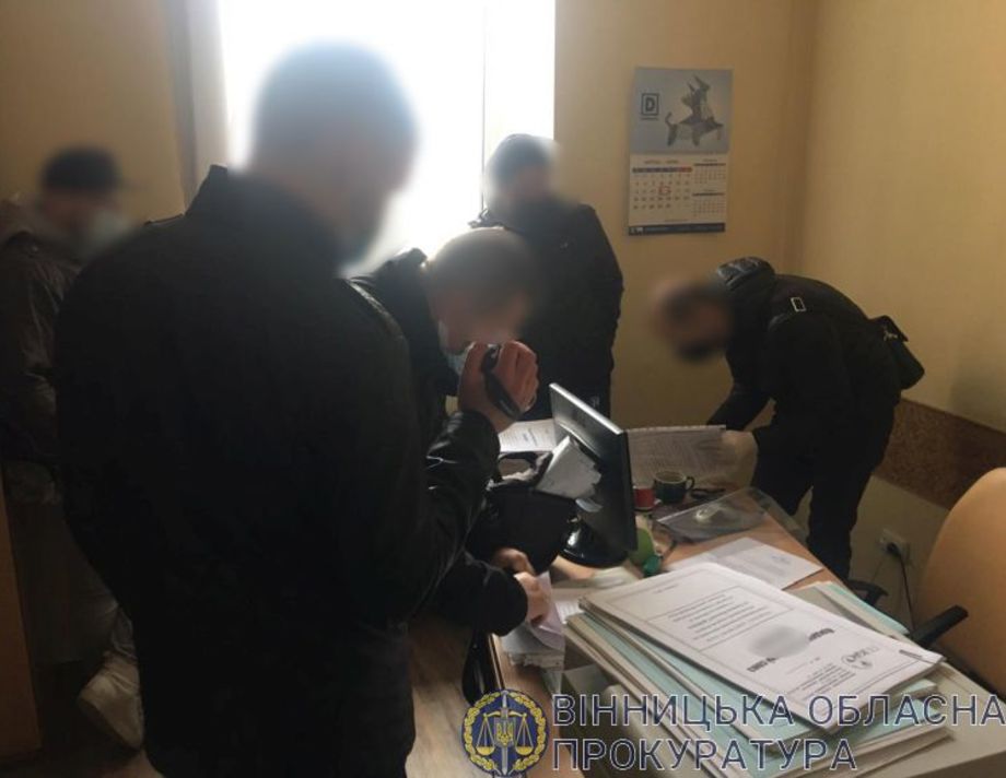 У Вінниці незаконно продавали чужу землю: 5 підозрюваних затримано