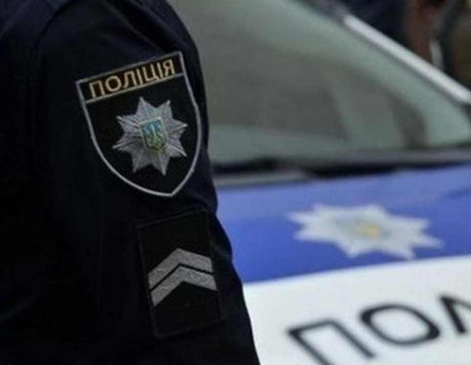 Поліція Хмільника розшукує водія, який втік з місця аварії