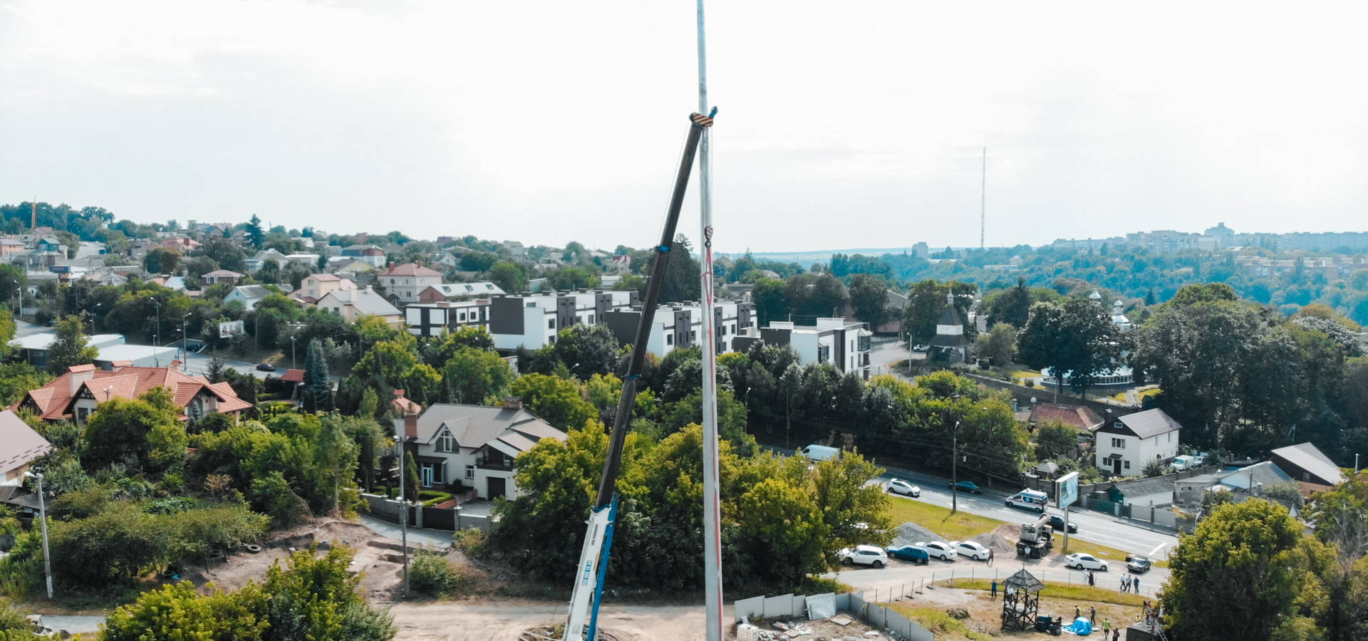 У Вінниці за 1.8 мільйона гривень встановили найвищий флагшток в області