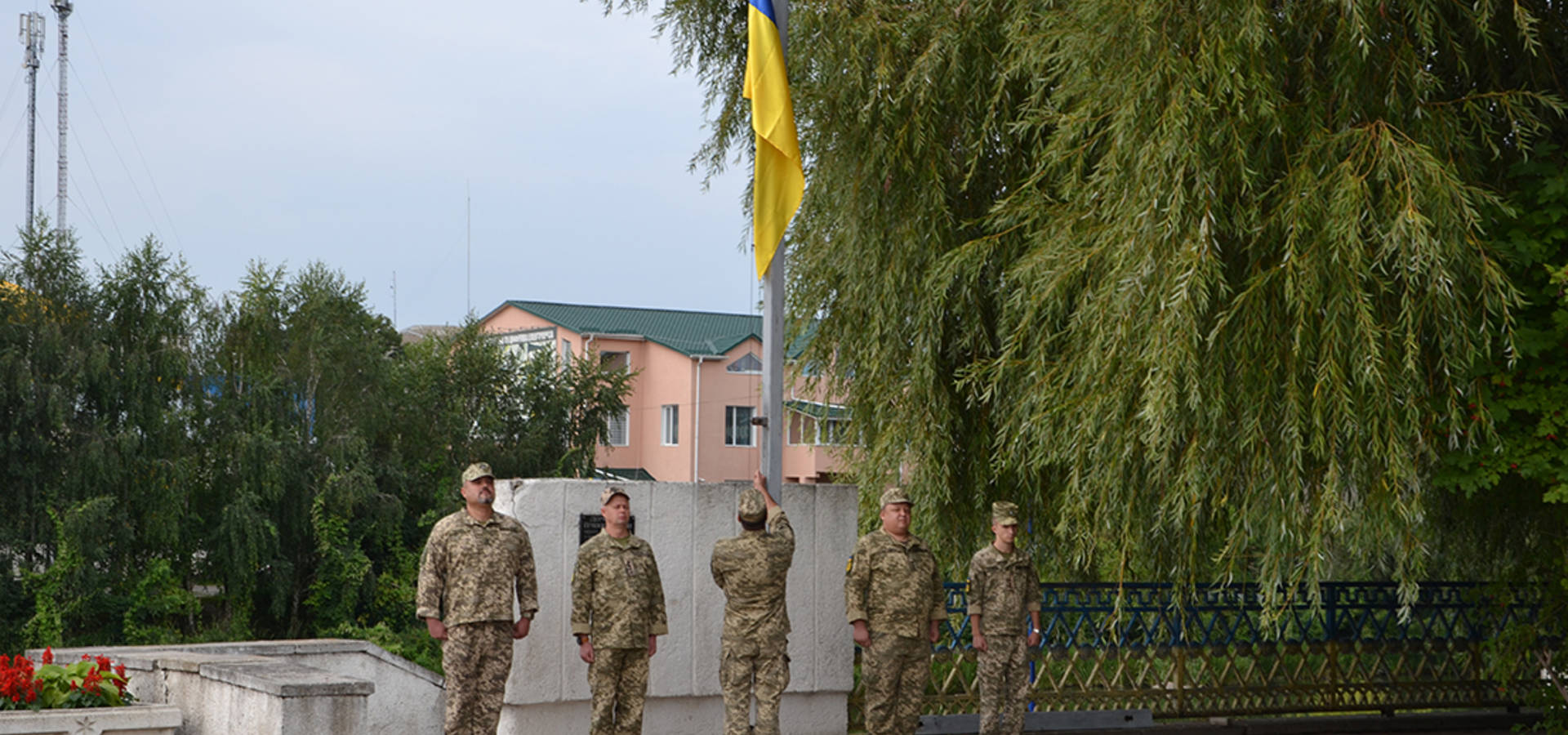 В Хмільнику на Вінниччині підняли державний прапор