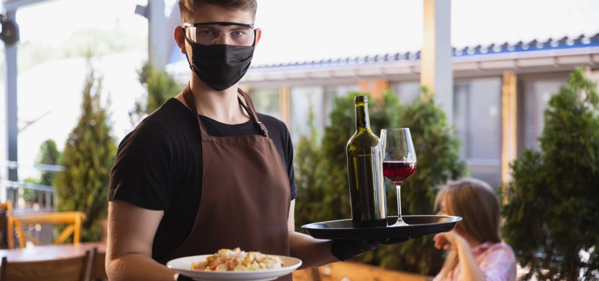 В Україні почали діяти нові протиепідемічні заходи в закладах громадського харчування