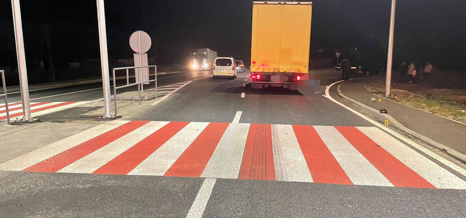 У Хмільницькому районі вантажівка на смерть збила пішохода