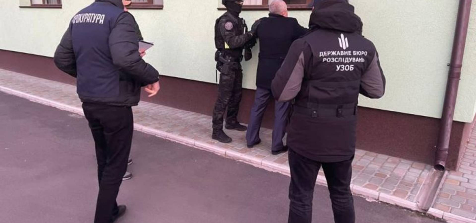 На Вінниччині за спробу дати хабаря слідчому ДБР затримано керівника лісгоспу