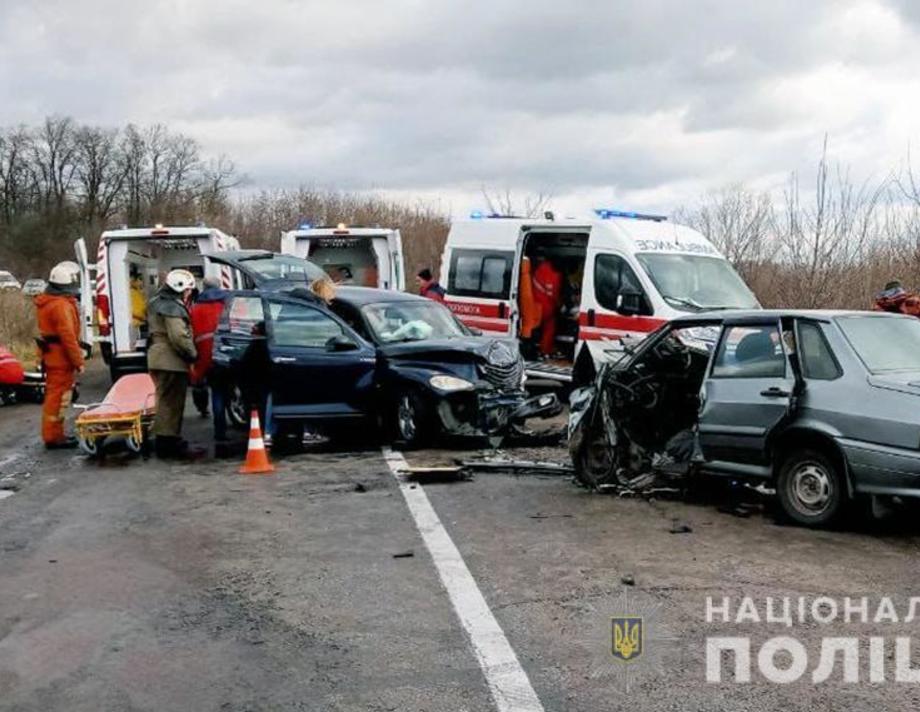 На трасі до Хмільника сталася аварія. Постраждало п'ятеро людей