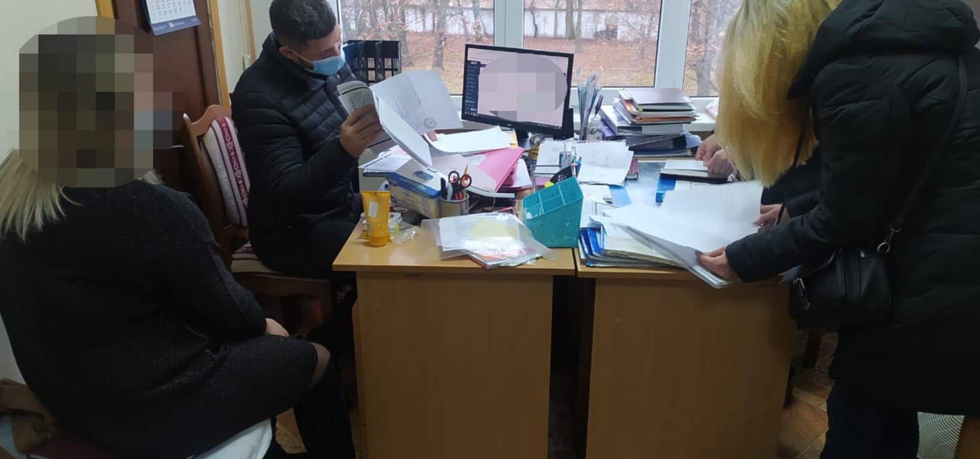 На Вінниччині медики та представники турфірм торгували фіктивними COVID-сертифікатами
