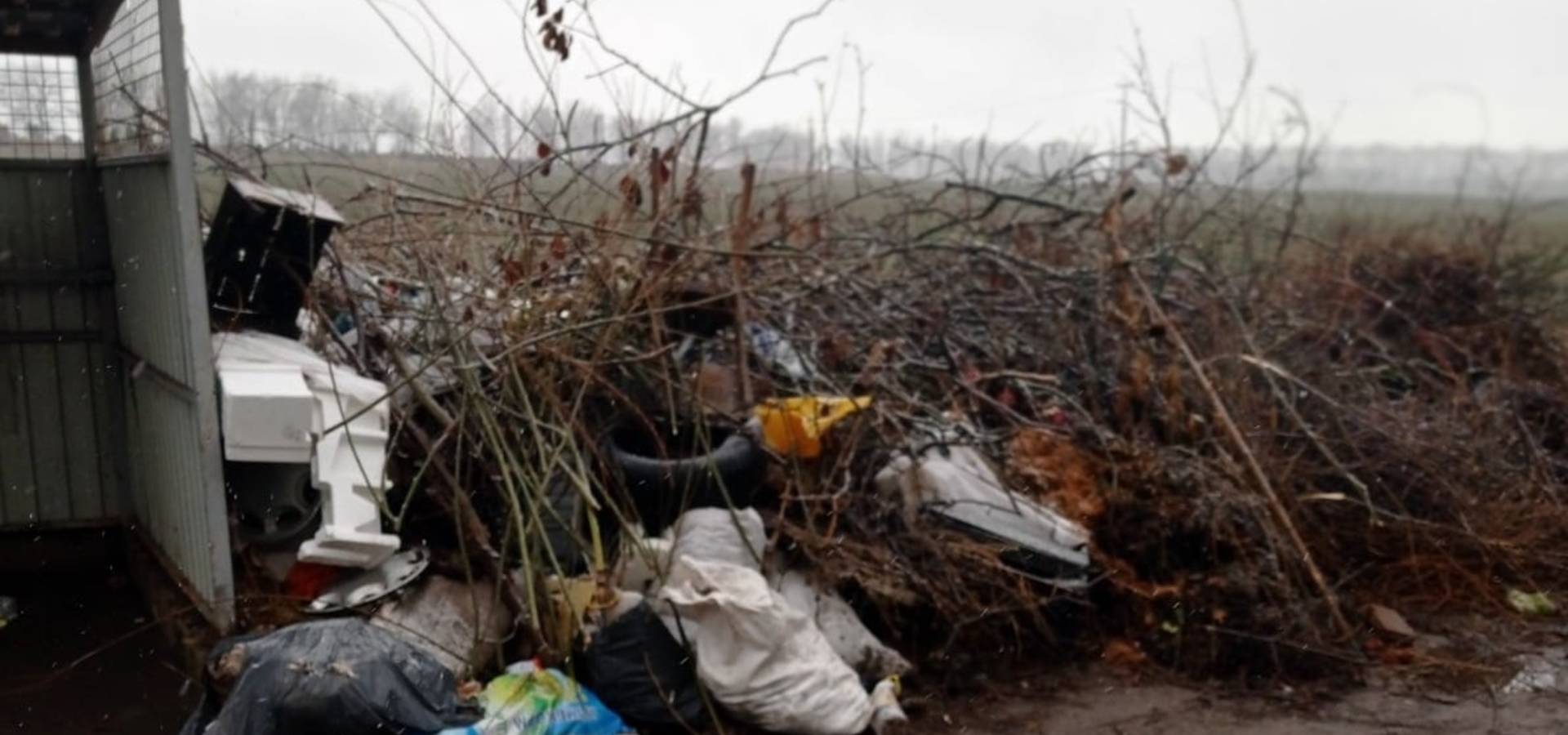 У Хмільницькому районі жителі створюють стихійні сміттєзвалища
