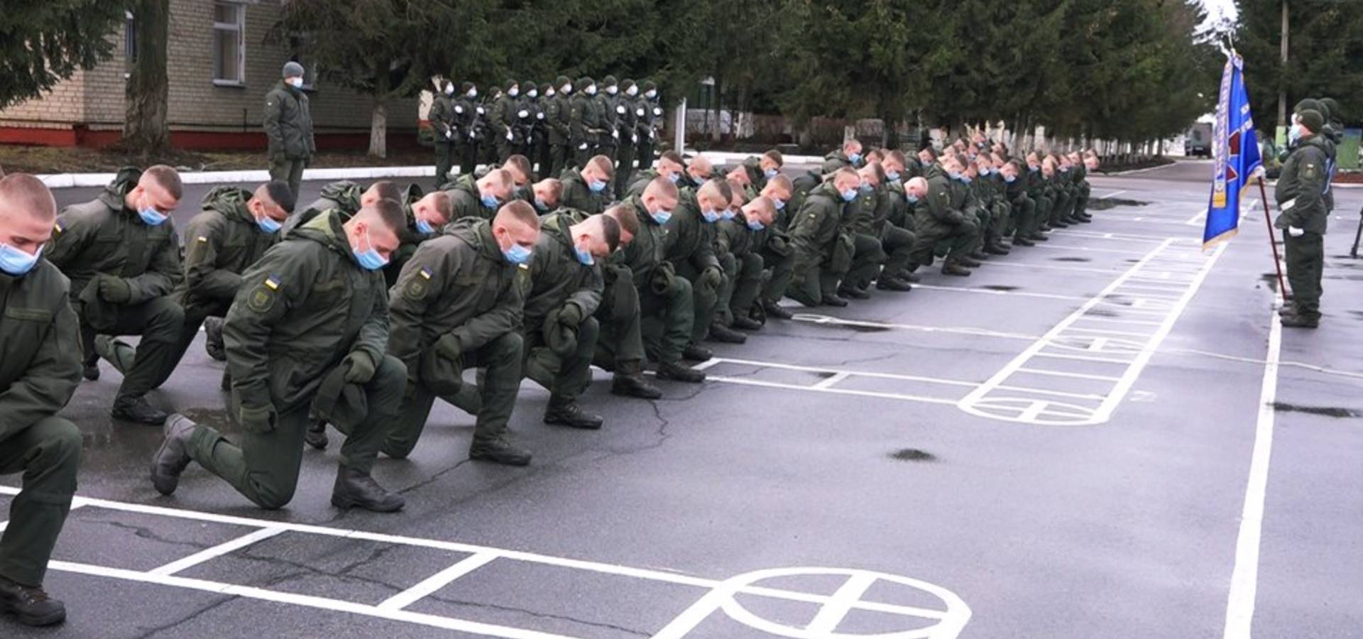 Із військової частини на Хмільниччині в запас відправилася рекордна кількість військовослужбовців