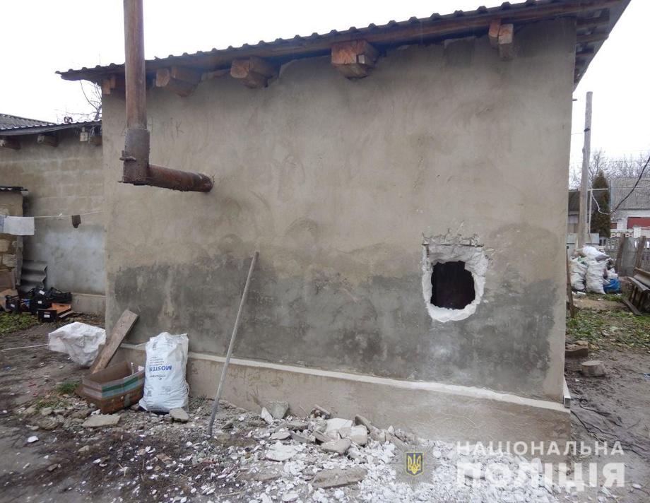 На Вінниччині неповнолітній прорубав отвір у стіні та пограбував магазин