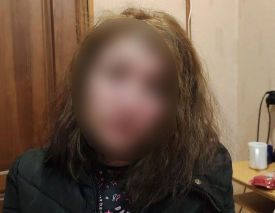 У Хмільницькому районі жінка нанесла співмешканцю понад 15 ударів сокирою та декільна ударів ножем