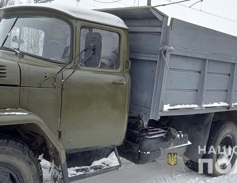 У Хмільницькому районі чоловік незаконно перевозив більше трьох тон палива