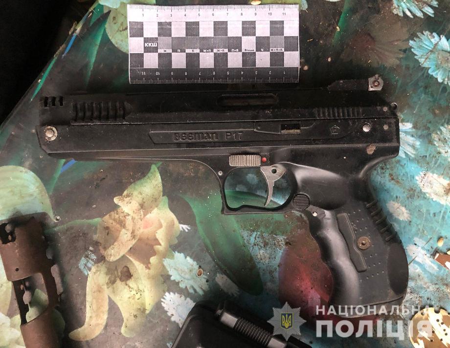 На Вінниччині чоловік виготовляв зброю вдома (ВІДЕО)