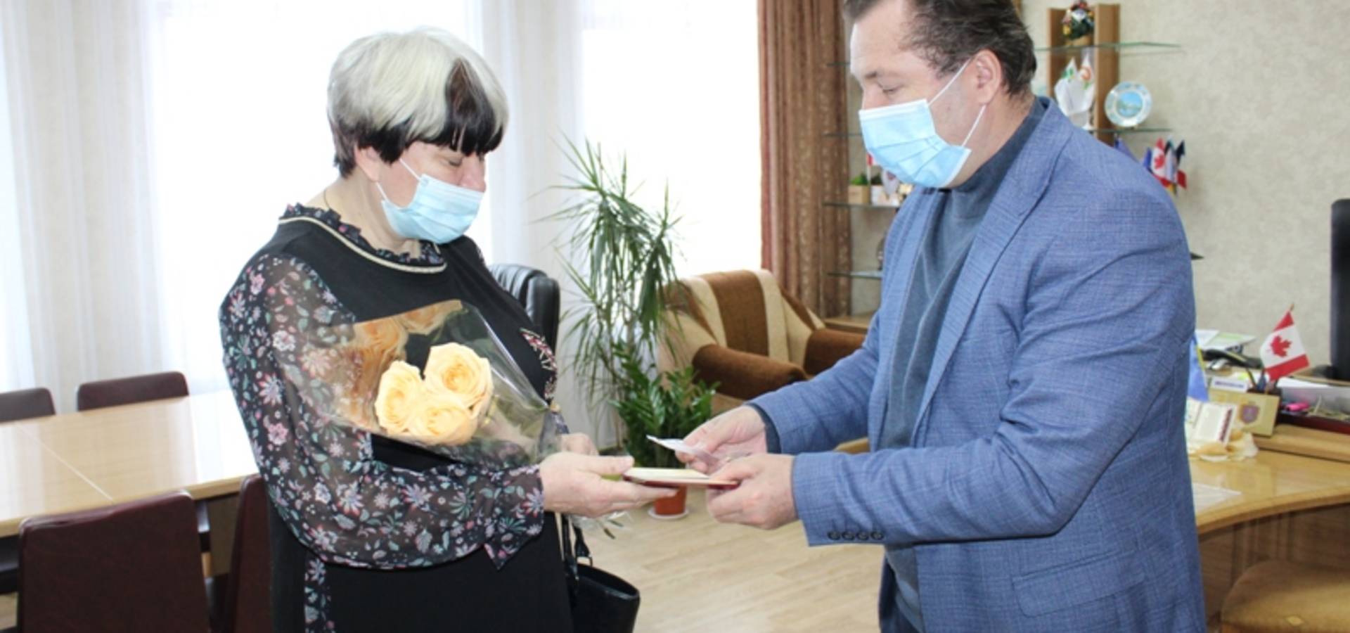 Хмільничанка Олена Ролінська стала матір'ю-героїнею