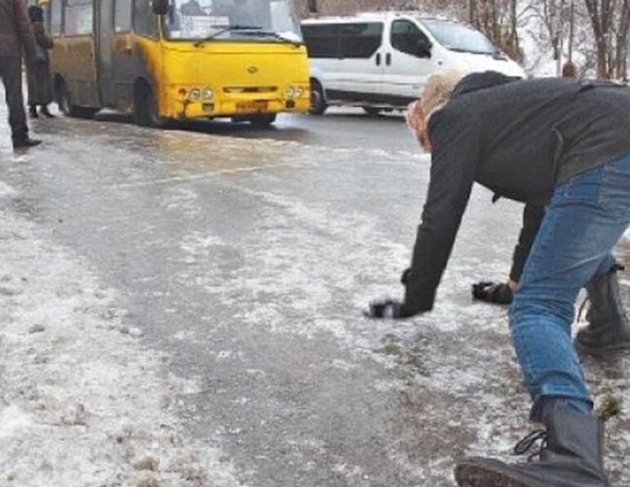 Завтра на дорогах Хмільниччини буде слизько. Хмільничанам радять бути обережними!