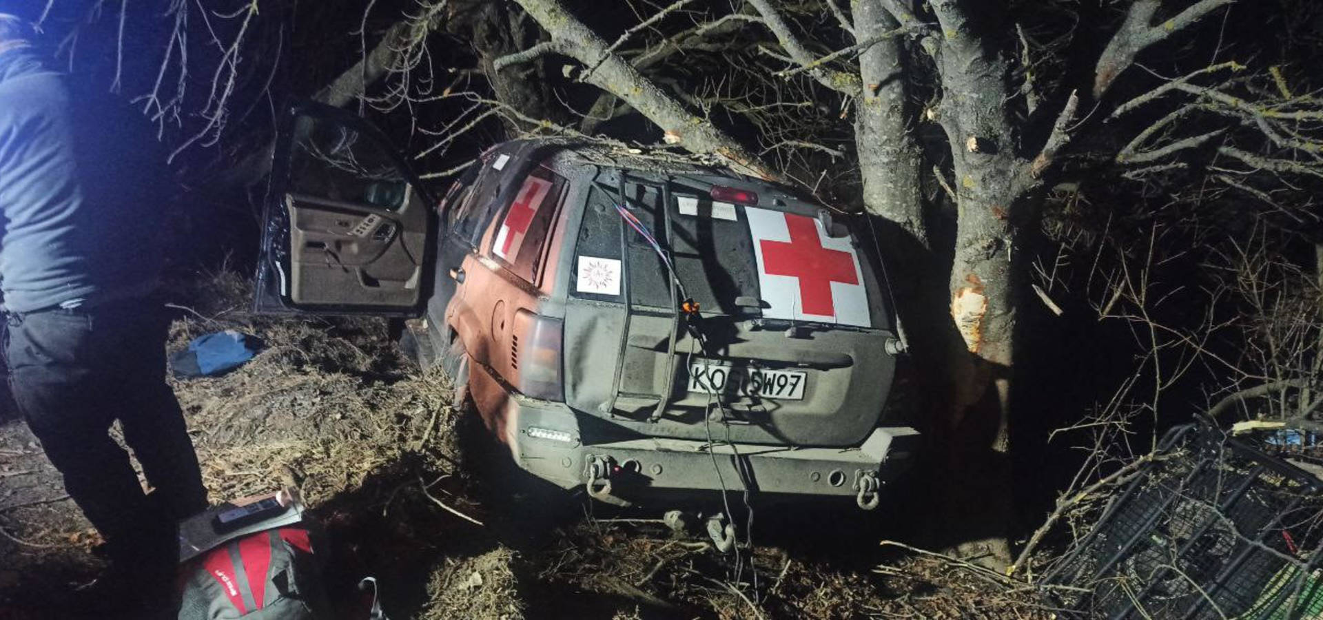 На Вінниччині водій автомобіля "Jeep" злетів у к'ювет. Постраждав неповнолітній