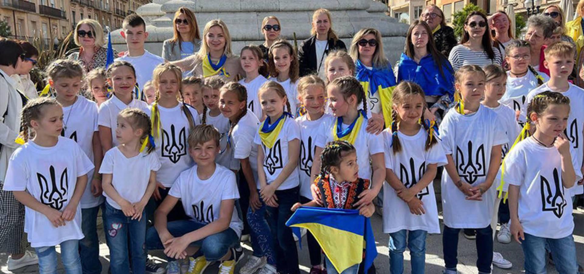 В ІСПАНІЇ УКРАЇНЦІ ПРОВОДЯТЬ АКЦІЇ НА ПІДТРИМКУ УКРАЇНИ
