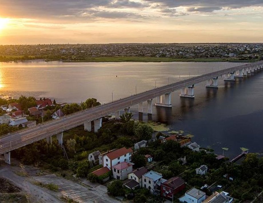 Після нічної атаки ЗСУ Антонівський міст у Херсоні зруйновано