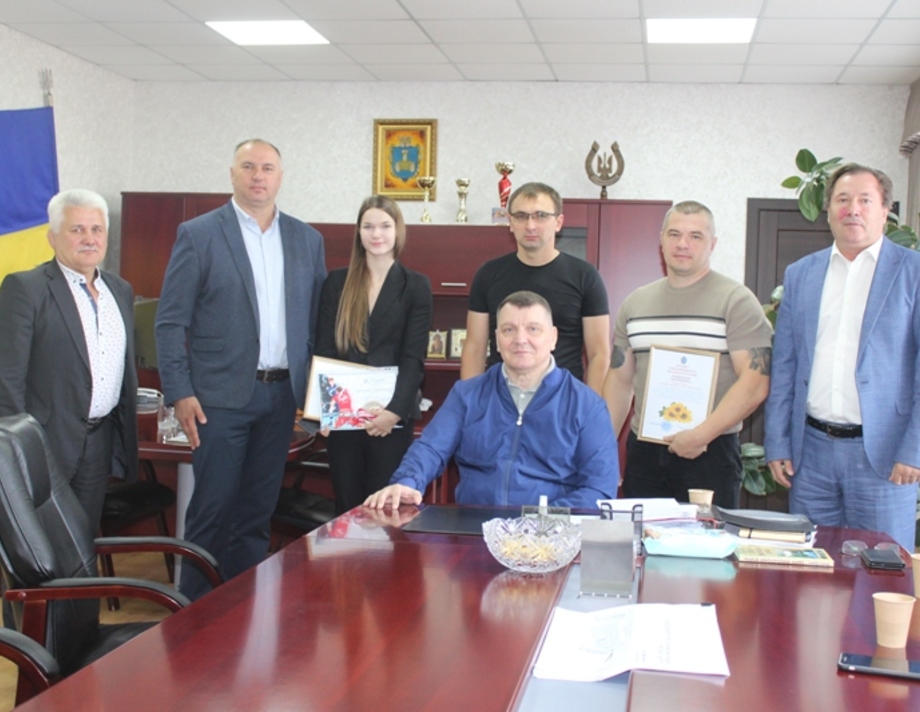 Міська влада привітала срібну призерку Чемпіонату світу з ММА Анастасію Городівську та її тренера Сергія Городівського