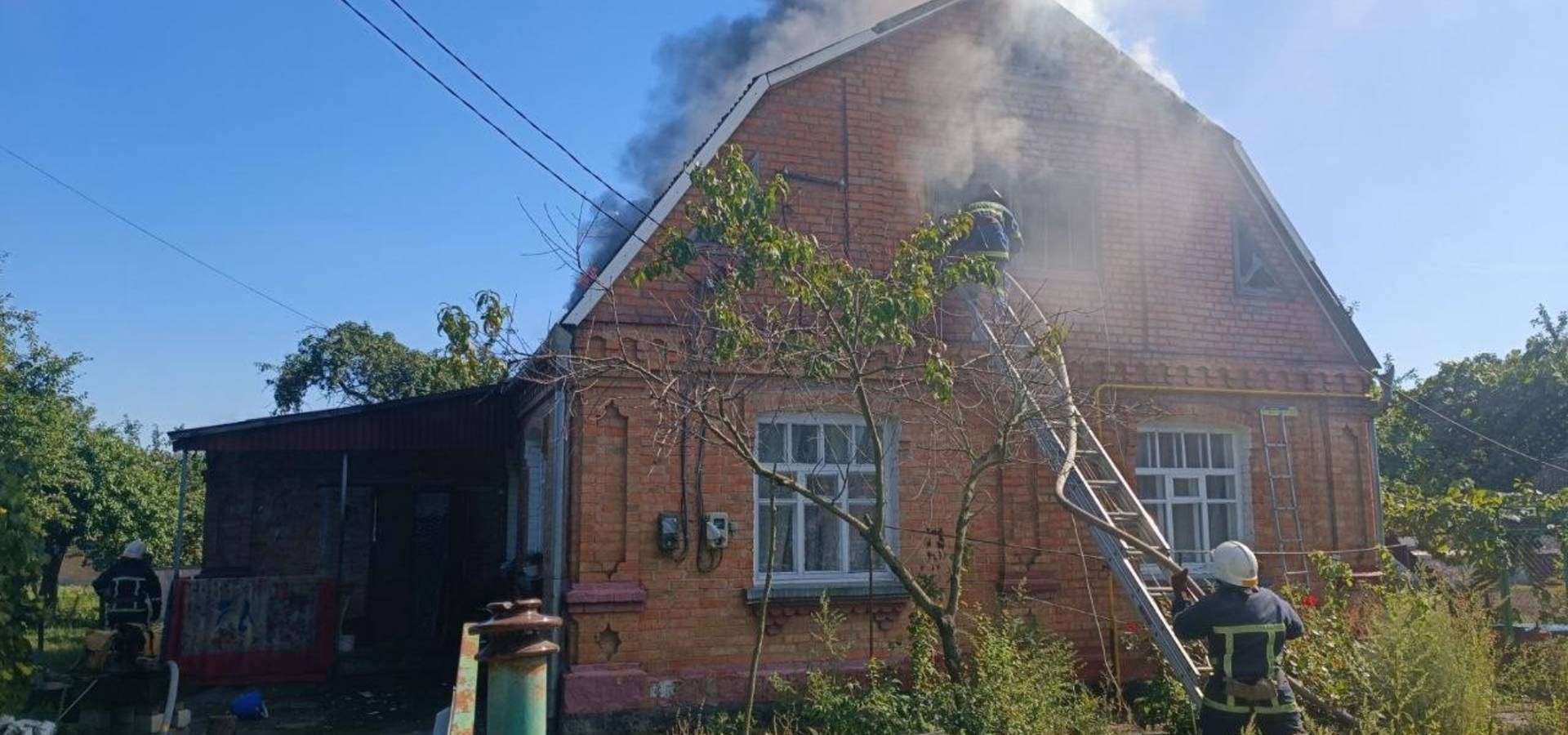 У селі Хмільницького району спалахнула пожежа