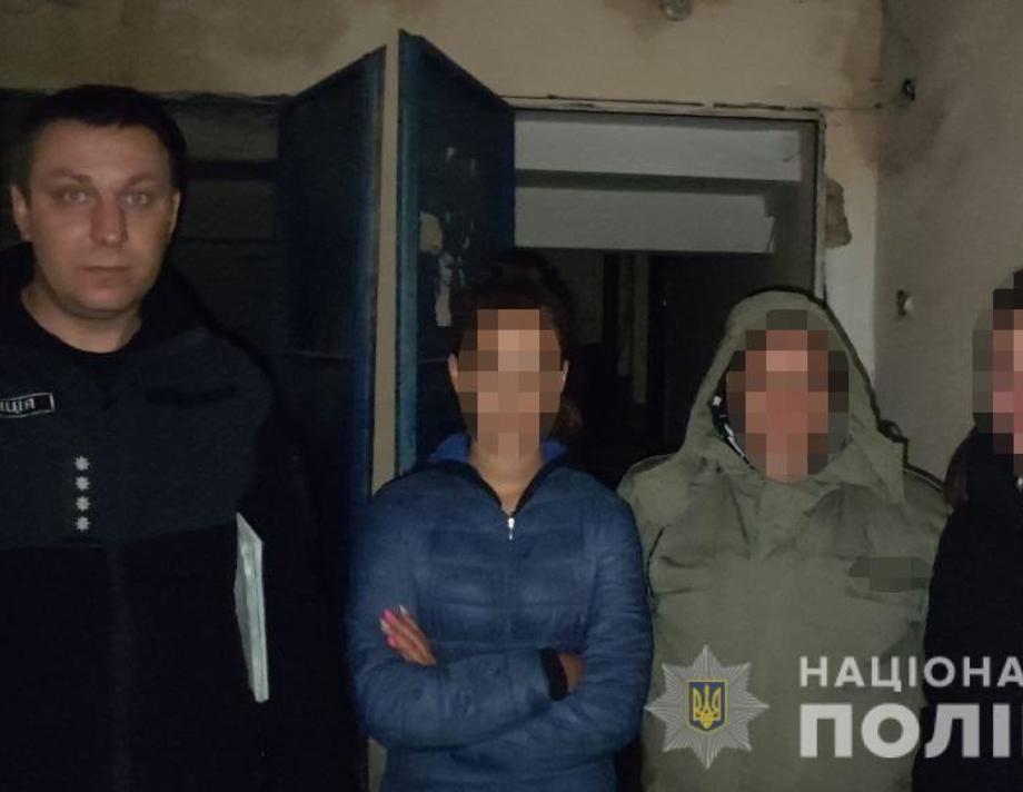 Поліцейські Хмільницького району розшукали двох зниклих неповнолітніх сестер