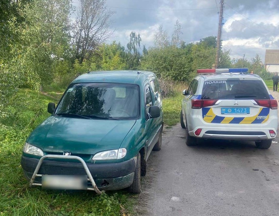 Поліцейські Хмільницького району затримали п`яного водія, який пропонував їм хабар