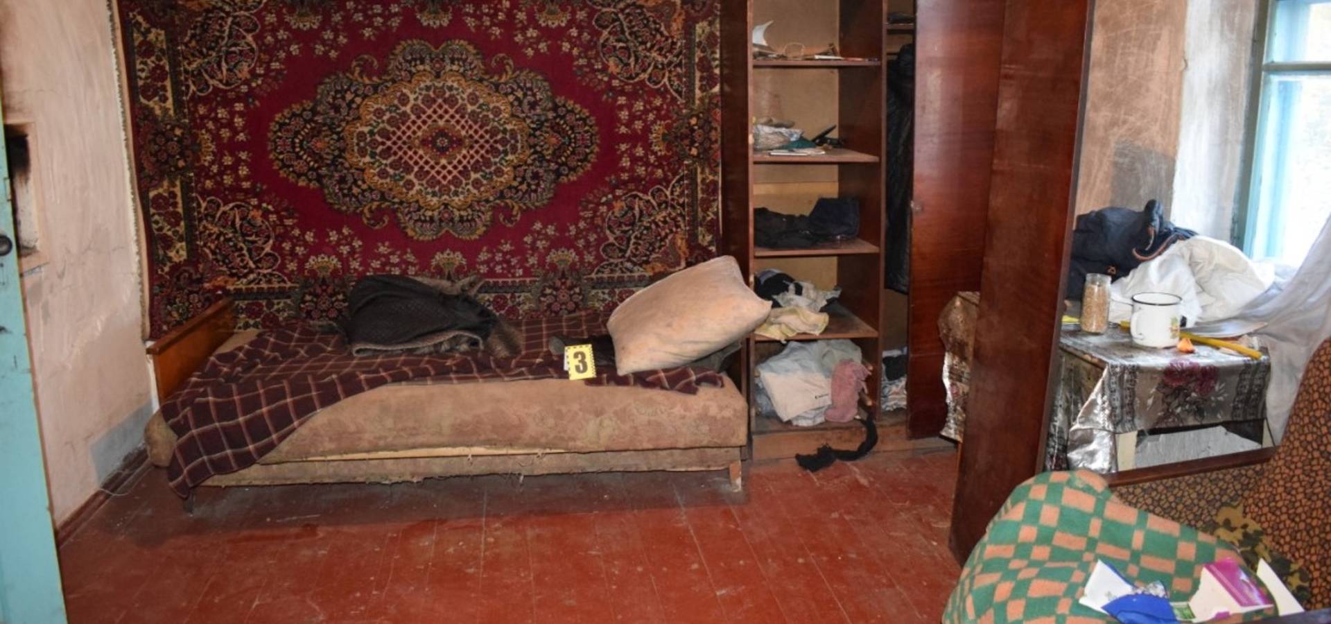На Вінниччині пʼяний чоловік побив до смерті рідну матір